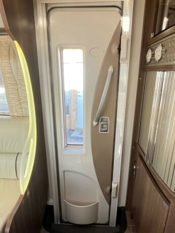 burstner-elegance-i810-2-enkle-senger-senkeseng-30-157hk-manuell-gir-alde-2-x-aircondition-topputgave-diesel-2013-big-40