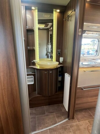 burstner-elegance-i810-2-enkle-senger-senkeseng-30-157hk-manuell-gir-alde-2-x-aircondition-topputgave-diesel-2013-big-75