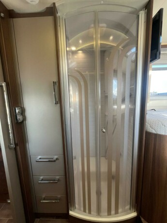 burstner-elegance-i810-2-enkle-senger-senkeseng-30-157hk-manuell-gir-alde-2-x-aircondition-topputgave-diesel-2013-big-69