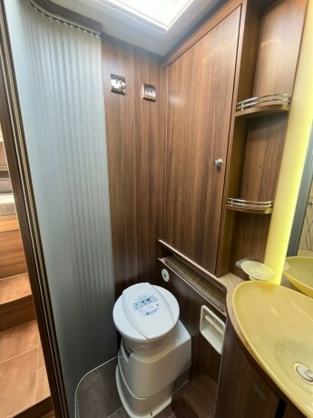 burstner-elegance-i810-2-enkle-senger-senkeseng-30-157hk-manuell-gir-alde-2-x-aircondition-topputgave-diesel-2013-big-78
