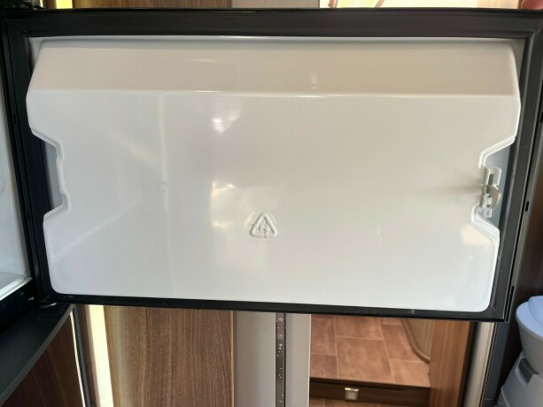 burstner-elegance-i810-2-enkle-senger-senkeseng-30-157hk-manuell-gir-alde-2-x-aircondition-topputgave-diesel-2013-big-57