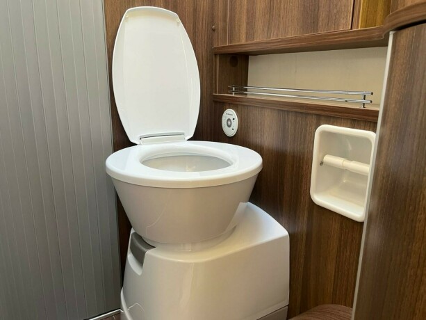 burstner-elegance-i810-2-enkle-senger-senkeseng-30-157hk-manuell-gir-alde-2-x-aircondition-topputgave-diesel-2013-big-81