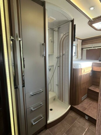 burstner-elegance-i810-2-enkle-senger-senkeseng-30-157hk-manuell-gir-alde-2-x-aircondition-topputgave-diesel-2013-big-63