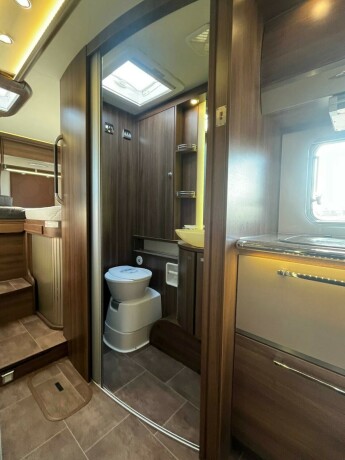 burstner-elegance-i810-2-enkle-senger-senkeseng-30-157hk-manuell-gir-alde-2-x-aircondition-topputgave-diesel-2013-big-73