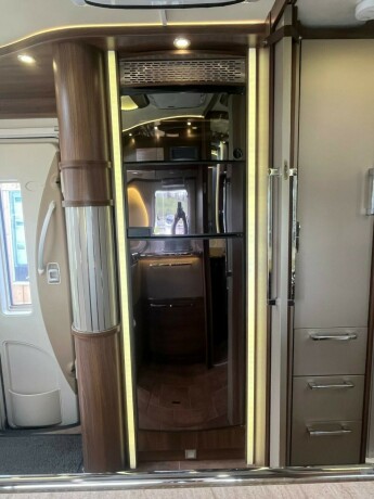 burstner-elegance-i810-2-enkle-senger-senkeseng-30-157hk-manuell-gir-alde-2-x-aircondition-topputgave-diesel-2013-big-54