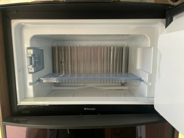 burstner-elegance-i810-2-enkle-senger-senkeseng-30-157hk-manuell-gir-alde-2-x-aircondition-topputgave-diesel-2013-big-56
