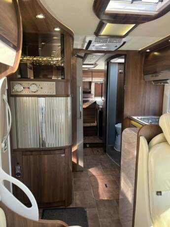 burstner-elegance-i810-2-enkle-senger-senkeseng-30-157hk-manuell-gir-alde-2-x-aircondition-topputgave-diesel-2013-big-60