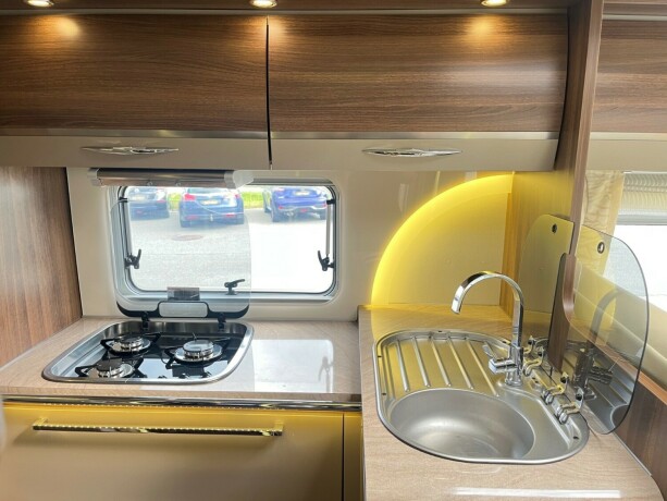 burstner-elegance-i810-2-enkle-senger-senkeseng-30-157hk-manuell-gir-alde-2-x-aircondition-topputgave-diesel-2013-big-45
