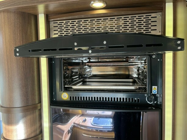 burstner-elegance-i810-2-enkle-senger-senkeseng-30-157hk-manuell-gir-alde-2-x-aircondition-topputgave-diesel-2013-big-55