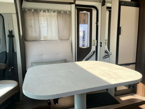 benimar-tessoro-497-queensbed-elsenkeseng-face-2-face-sittegruppe-20-170hk-diesel-2021-big-27