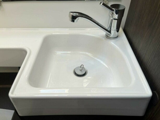 benimar-tessoro-497-queensbed-elsenkeseng-face-2-face-sittegruppe-20-170hk-diesel-2021-big-52