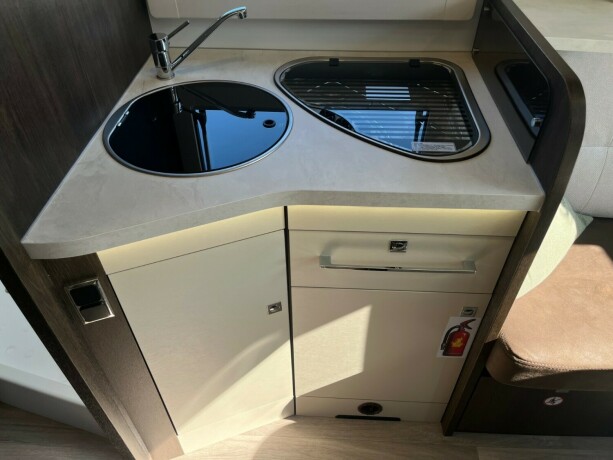 benimar-tessoro-497-queensbed-elsenkeseng-face-2-face-sittegruppe-20-170hk-diesel-2021-big-33