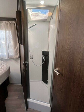 benimar-tessoro-497-queensbed-elsenkeseng-face-2-face-sittegruppe-20-170hk-diesel-2021-big-56