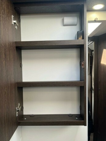 benimar-tessoro-497-queensbed-elsenkeseng-face-2-face-sittegruppe-20-170hk-diesel-2021-big-48