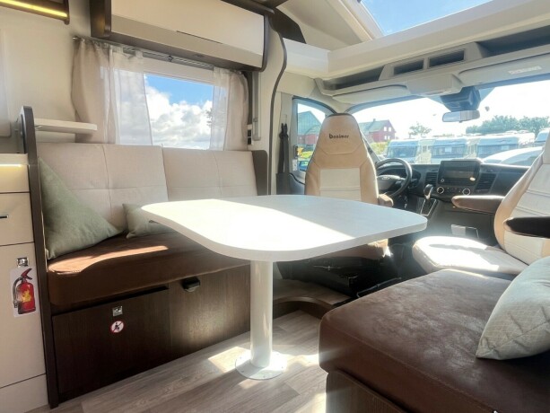 benimar-tessoro-497-queensbed-elsenkeseng-face-2-face-sittegruppe-20-170hk-diesel-2021-big-23