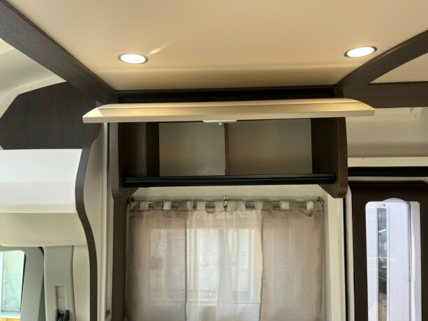 benimar-tessoro-497-queensbed-elsenkeseng-face-2-face-sittegruppe-20-170hk-diesel-2021-big-28