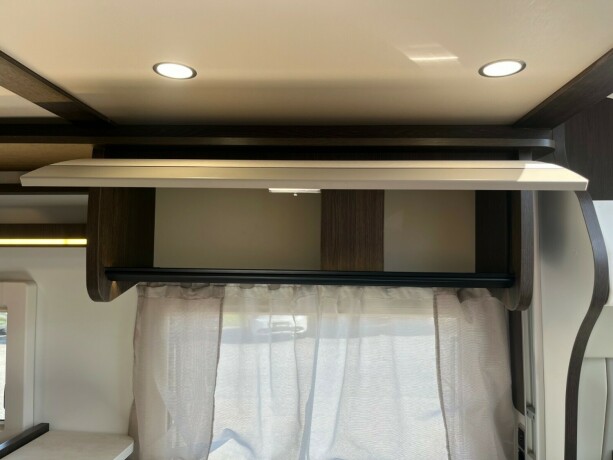 benimar-tessoro-497-queensbed-elsenkeseng-face-2-face-sittegruppe-20-170hk-diesel-2021-big-29