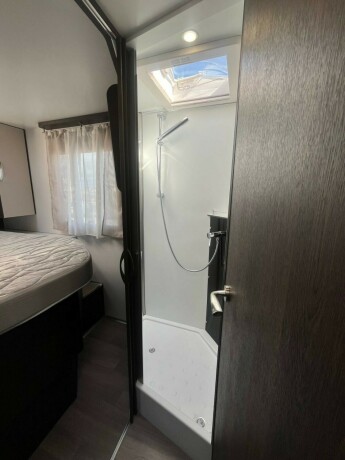 benimar-tessoro-497-queensbed-elsenkeseng-face-2-face-sittegruppe-20-170hk-diesel-2021-big-55