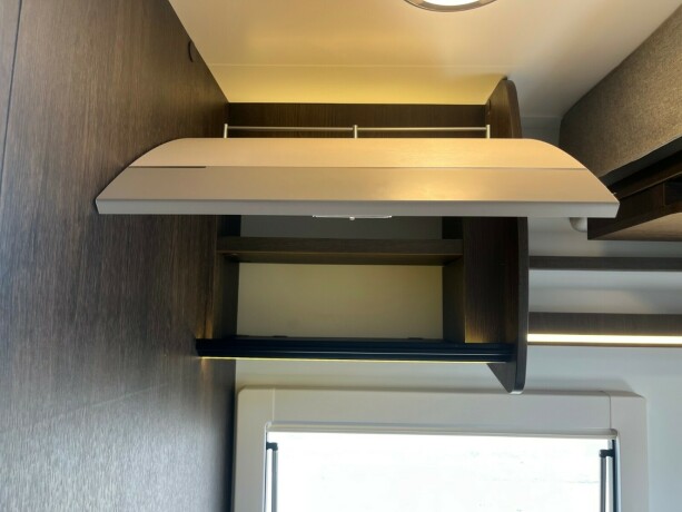 benimar-tessoro-497-queensbed-elsenkeseng-face-2-face-sittegruppe-20-170hk-diesel-2021-big-32