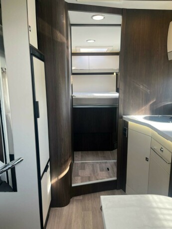 benimar-tessoro-497-queensbed-elsenkeseng-face-2-face-sittegruppe-20-170hk-diesel-2021-big-59