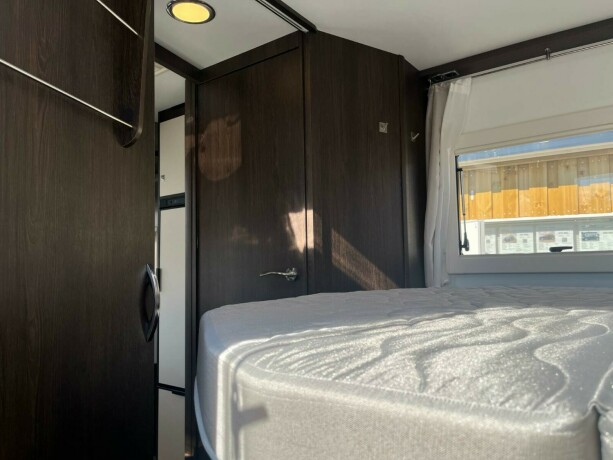 benimar-tessoro-497-queensbed-elsenkeseng-face-2-face-sittegruppe-20-170hk-diesel-2021-big-66