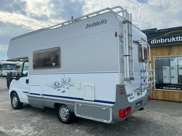 dethleffs-advantage-lav-seng-nede-alkove-truma-kobi-varmer-ryggekamera-kj248leskap-god-nyttelast-diesel-2004-big-6