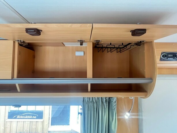 dethleffs-advantage-lav-seng-nede-alkove-truma-kobi-varmer-ryggekamera-kj248leskap-god-nyttelast-diesel-2004-big-30