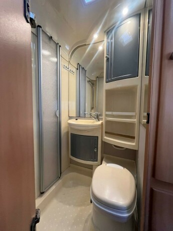 dethleffs-advantage-lav-seng-nede-alkove-truma-kobi-varmer-ryggekamera-kj248leskap-god-nyttelast-diesel-2004-big-53