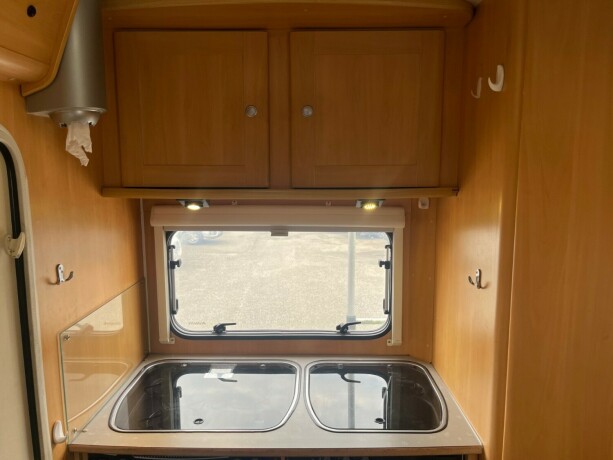 dethleffs-advantage-lav-seng-nede-alkove-truma-kobi-varmer-ryggekamera-kj248leskap-god-nyttelast-diesel-2004-big-32