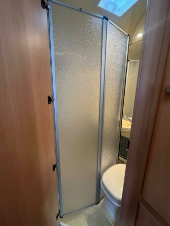 dethleffs-advantage-lav-seng-nede-alkove-truma-kobi-varmer-ryggekamera-kj248leskap-god-nyttelast-diesel-2004-big-49