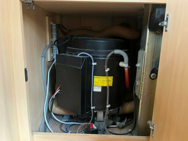 dethleffs-advantage-lav-seng-nede-alkove-truma-kobi-varmer-ryggekamera-kj248leskap-god-nyttelast-diesel-2004-big-46