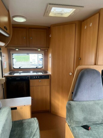 dethleffs-advantage-lav-seng-nede-alkove-truma-kobi-varmer-ryggekamera-kj248leskap-god-nyttelast-diesel-2004-big-31