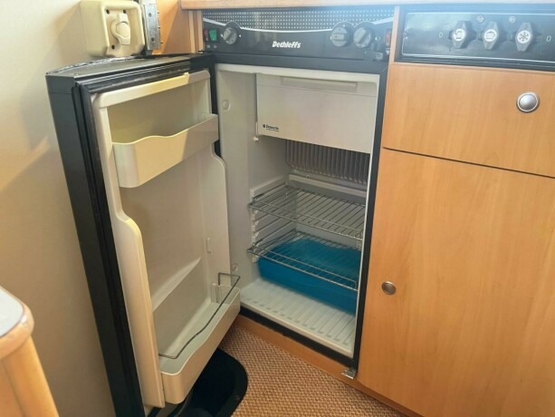 dethleffs-advantage-lav-seng-nede-alkove-truma-kobi-varmer-ryggekamera-kj248leskap-god-nyttelast-diesel-2004-big-37