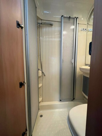 dethleffs-advantage-lav-seng-nede-alkove-truma-kobi-varmer-ryggekamera-kj248leskap-god-nyttelast-diesel-2004-big-48