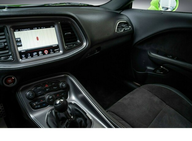 dodge-challenger-bensin-2015-big-17