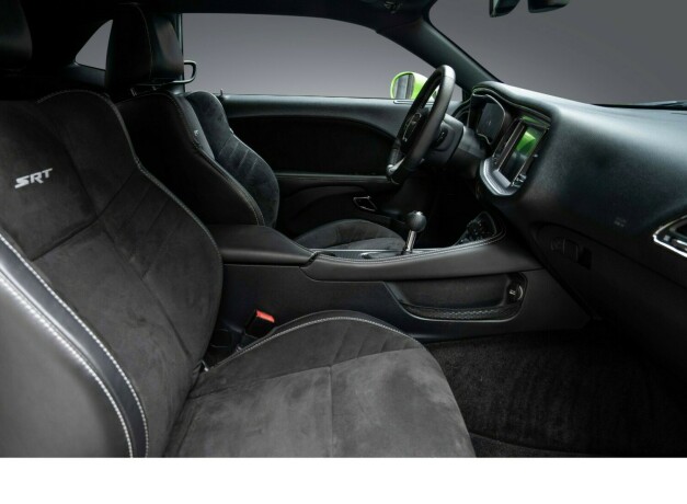 dodge-challenger-bensin-2015-big-24