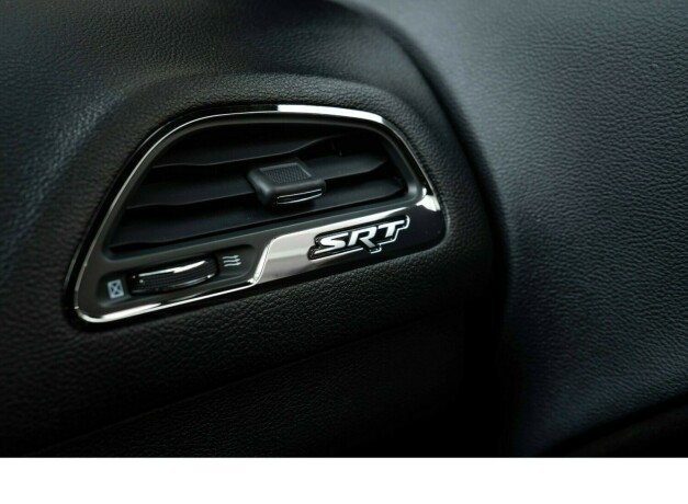 dodge-challenger-bensin-2015-big-28