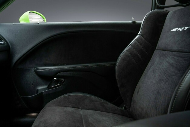 dodge-challenger-bensin-2015-big-27
