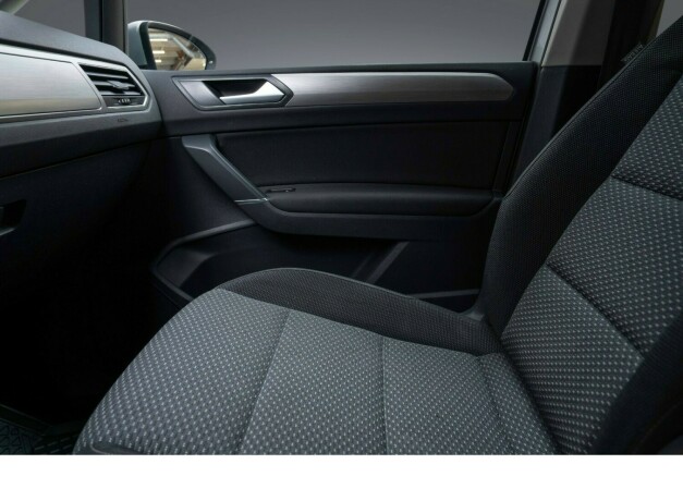 volkswagen-touran-bensin-2016-big-22