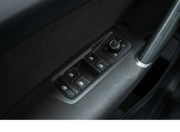 volkswagen-touran-bensin-2016-big-25