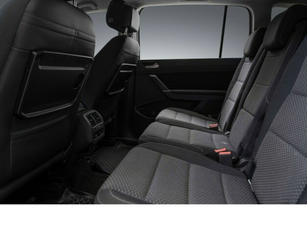 volkswagen-touran-bensin-2016-big-21