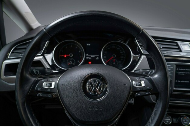 volkswagen-touran-bensin-2016-big-13