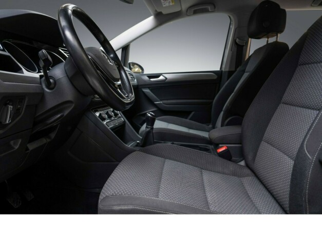 volkswagen-touran-bensin-2016-big-19