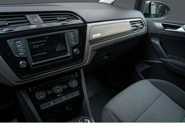 volkswagen-touran-bensin-2016-big-15