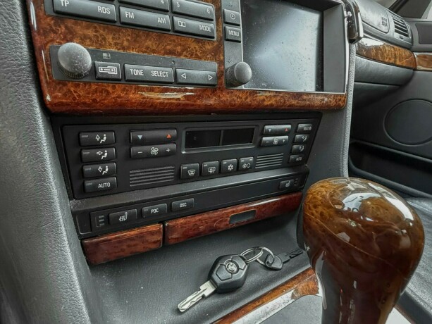 bmw-7-serie-bensin-2000-big-30