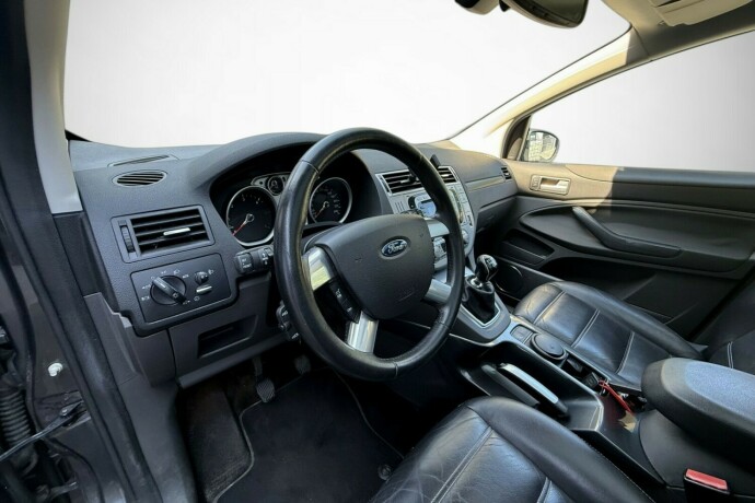 ford-kuga-diesel-2008-big-16