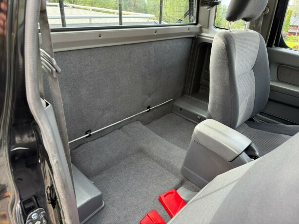 nissan-king-cab-diesel-2011-big-18