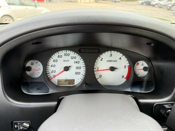 nissan-king-cab-diesel-2011-big-11
