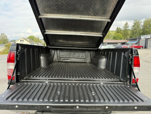 nissan-king-cab-diesel-2011-big-4