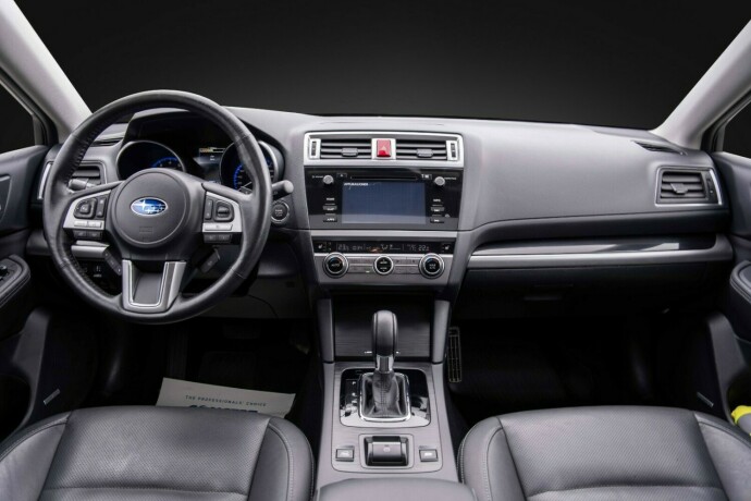 subaru-outback-bensin-2017-big-32